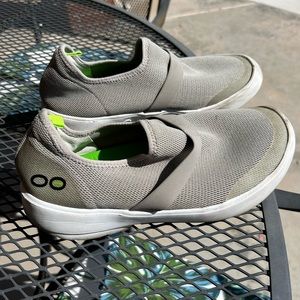 Oofos, womens sz 10, used condition